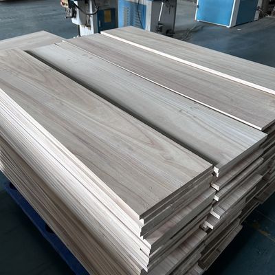 Feuchtigkeitsgehalt 8%-12% Massivholzplatte Paulownia Holz Direktlieferung für Holzkisten