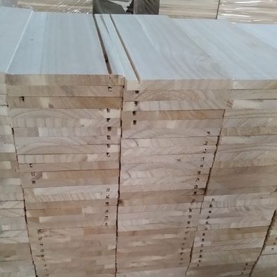 Bauwesen Baumöbel Paulownia Massivholzplatte mit 300 kg/m3 Dichte