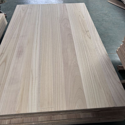 Möbel aus Naturholz oder aus gebleichtem Holz aus Holz