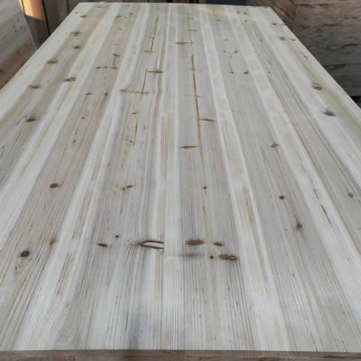 Massivholzplatten mit traditioneller Konstruktionslösung