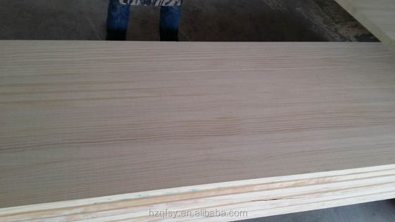 Anpassbares Massivholz aus Kiefernholz mit natürlicher Textur und E0/E1 Umweltklebstoff
