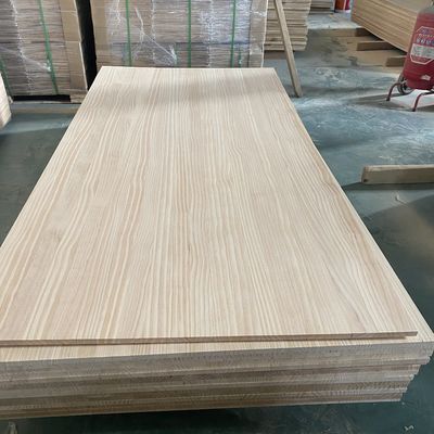 Massivholzmöbelplatten für Wohnungen mit Dichte von 280-300 kg/cbm und maßgeschneiderter Größe