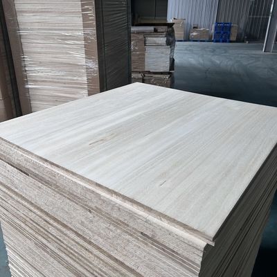 Maßgeschneiderte Größe Paulownia Holz Finger Joint Board mit Massivholz in natürlicher Farbe