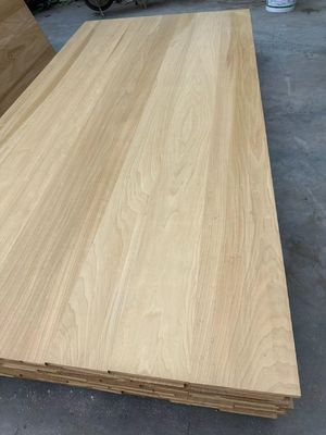8%-12% Feuchtigkeitsgehalt Modernes Design Massivholz Paulownia-Brett für Möbel 3-50 mm