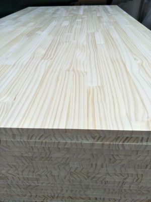 2440*1220mm Feuchtigkeitsgehalt 8%-12% Massivholz Dekorationsmaterial