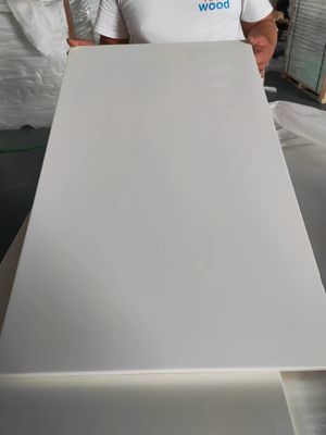 Veredelung von Holzplatten aus Holz