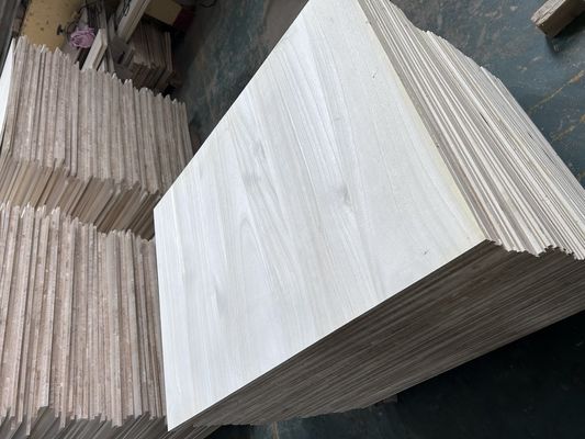 AA Holzpaneel Paulownia Board chinesische Paulownia 2440x1220 oder 1200x600 oder angepasst