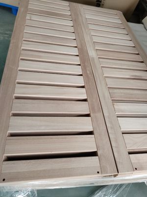 100-1220 mm Breite Massivholz-Bettrahmen mit individueller Dicke und Pappelholz-Schiefer