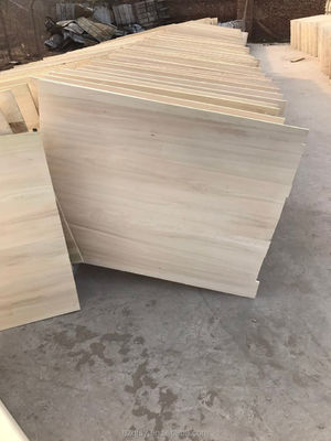 Maßgeschneiderte Holzformung Massivholz Holz Paulownia Holzplatte in natürlicher Farbe