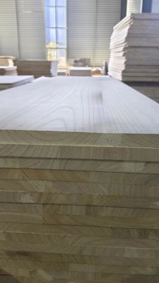 Feuchtigkeitsgehalt 8%-12% Massivholzplatte Paulownia Holz M3 für die Wohnkultur