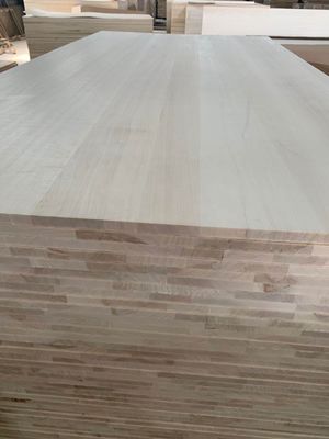 18 mm Pappelmassivholzplatte für individuell gestaltete Platten 100-1220 mm Breite Populus spp