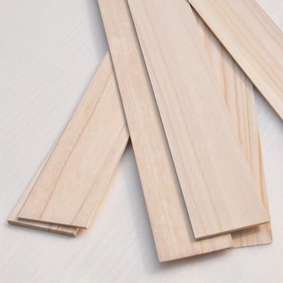 Paulownia Rohholz Trockenholz Sägeholz für den Bau Holzplatten Massivholzplatten
