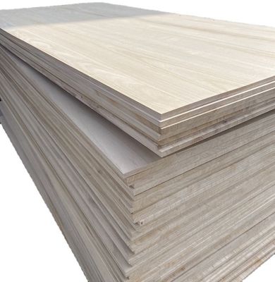 Paulownia Rohholz Trockenholz Sägeholz für den Bau Holzplatten Massivholzplatten
