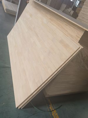 480-510 kg/m3 Kiefernholz 18 mm Finger Jointed Radiata Kiefermasse für Möbel