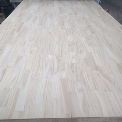 Finger Joint Board fertiggestellt und saubere Oberfläche für Kiefer Paulownia Pappel Gummiholz