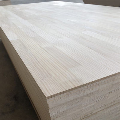 Finger Joint Board fertiggestellt und saubere Oberfläche für Kiefer Paulownia Pappel Gummiholz
