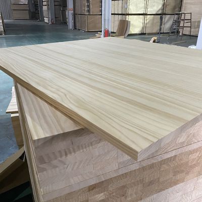 AA-Grad Radiate Pine Board mit E0 E1 Umweltschutzklebstoff 9-35 mm Dicke