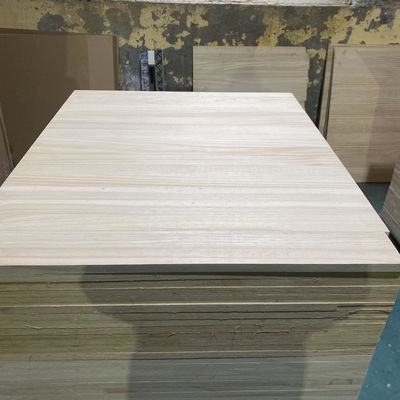 910 x 910 mm angepasste Größe Pinienholzplatte mit natürlicher Textur