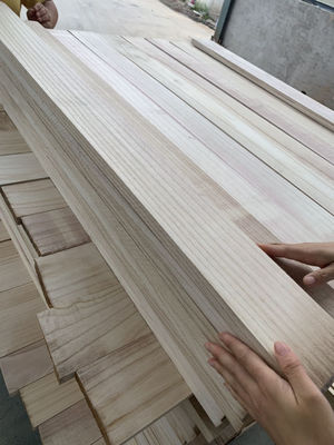Paulownia Holzsplitter mit einem Feuchtigkeitsgehalt von 8% bis 12% Online-Technische Unterstützung