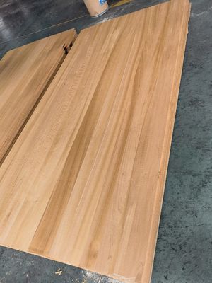 Zeitgenössischer Design-Stil Massivholz-Möbelplatte Verkohlungsgehalt Gelbpoppelholzplatte