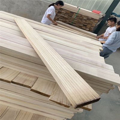 Maßgeschneiderte Größe 3-50 mm Paulownia-Holzstreifen für Projektlösungen Feuchtigkeitsgehalt 8%-12%