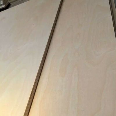 Zeitgenössische Grafikgestaltung Natürliche Pappelholzplatten Projektlösungsfähigkeit