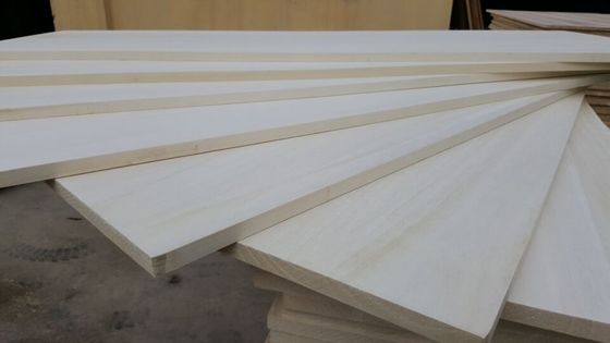 100 mm bis 2440 mm Länge Weißholzplatte für Wohnzimmer Qingfa Naturholz