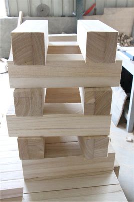 Holzplatten aus Pappelmassivholz mit Feuchtigkeitsgehalt von 8% bis 12% mit einer Länge von 100 mm bis 2440 mm