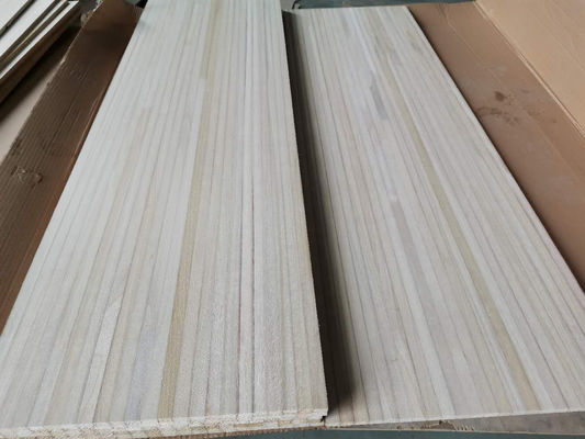 100 1220 mm Breite Paulownia Holz Snowboard Kernplatte mit modernem Design