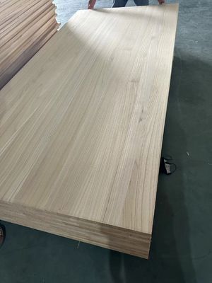 Feuchtigkeitsgehalt von 8% bis 12% Massivholz aus Paulownia-Platten für die Wohnkultur
