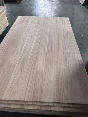 Möbel aus Naturholz oder aus gebleichtem Holz aus Holz
