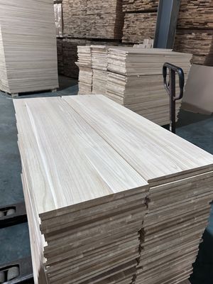 Feuchtigkeitsgehalt 8%-12% Moderne Design Art Holz Paulownia für den Markt für Bestattungsmaterialien