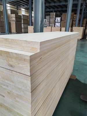 Rückgabe und Auswechslung von Massivholzplatten aus Holzverbundplatten mit A/B-Klasse