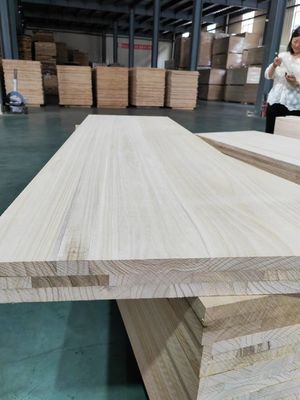 Rückgabe und Auswechslung von Massivholzplatten aus Holzverbundplatten mit A/B-Klasse