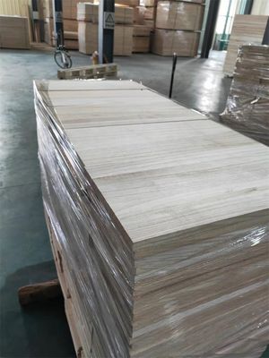 8% bis 12% Feuchtigkeitsgehalt Paulownia-Holzplatten für die Herstellung von Holzschatzplatten