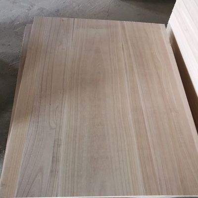 FSC-zertifizierte Paulownia Holzkante Klebe Finger Joint Massivholzplatte M3 für Möbel