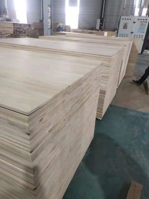 Massivholzstreifen 2 mm Paulowniaholzplatten mit Feuchtigkeitsgehalt 8%-12% und Zahlung T/T