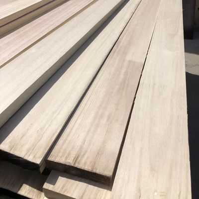 280-320KGS/CBM Dichte Paulownia Holz für Bienenstock Andere Projektlösungskapazität
