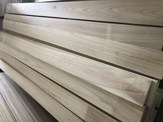 280-320KGS/CBM Dichte Paulownia Holz für Bienenstock Andere Projektlösungskapazität