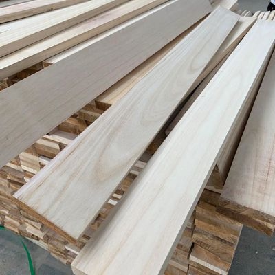 Unfertige Paulownia-Holzstreifen für traditionelle Möbel und Holzhandwerk