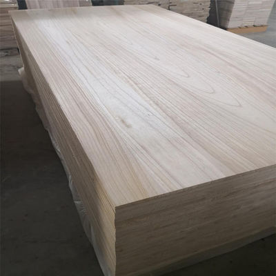 Moderne Massivholzplatten Paulownia-Holzplatten mit einem Feuchtigkeitsgehalt von 8% bis 12%