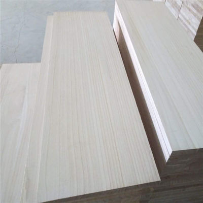Bauplatten aus massivem Holz aus Paulownia der Klasse BC für natürliche oder gebleichte Paulownia-Blätter