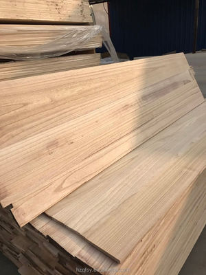 Werkstatt Trockenes weiches Paulowniaholz für Möbel und Holzkisten