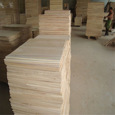 Feuchtigkeitsgehalt 8%-12% Paulownia Holzplatte für zeitgenössisches Design