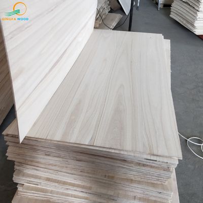Natürliches oder gebleichtes Paulowniaholz 2440x1220mm M3 für Massivholzplatten