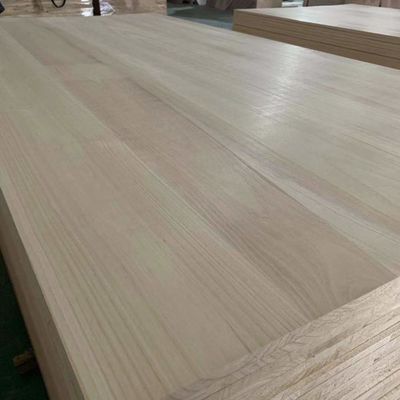 Natürliches oder gebleichtes Paulowniaholz 2440x1220mm M3 für Massivholzplatten